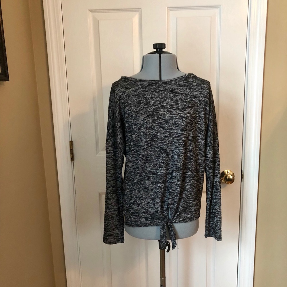 Black & Dark Gray Tie Front Top, Size Small